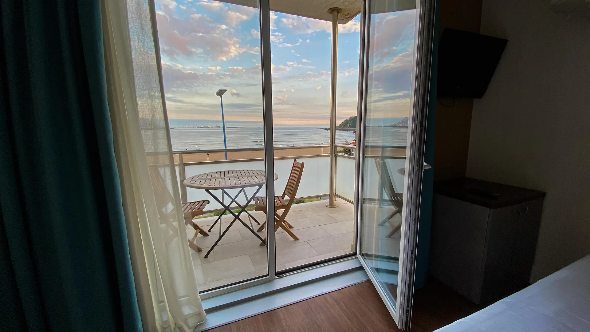 Petit Palace Tamarises Getxo